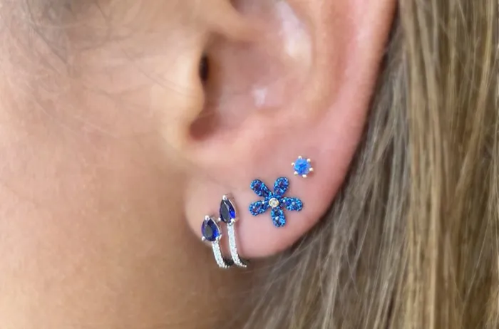 Earrings Earrings 14kt Gold Rhodium Flowers with Blue Sapphires Diamonds Studs Albert Hern