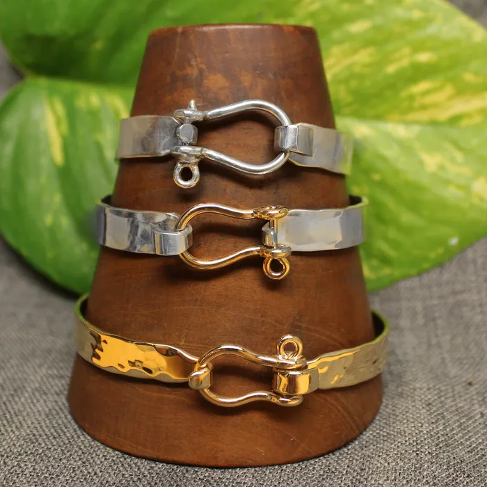 Crucian Gold Sailors Shackle 8mm Latching Bracelet Bracelets