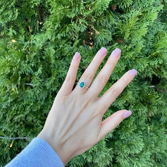 Grace PK Rings GREEN PEAR RING